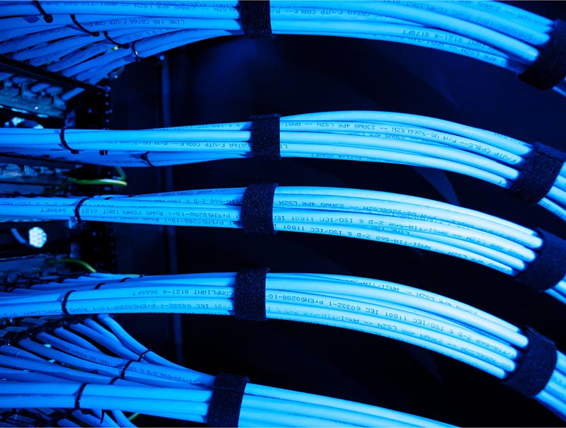 איך לבחור פנל סיבים אופטיים נכון לחדר שרתים