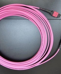 פאנל ניהולי לסיבים אופטיים Data Center בארון שרתים